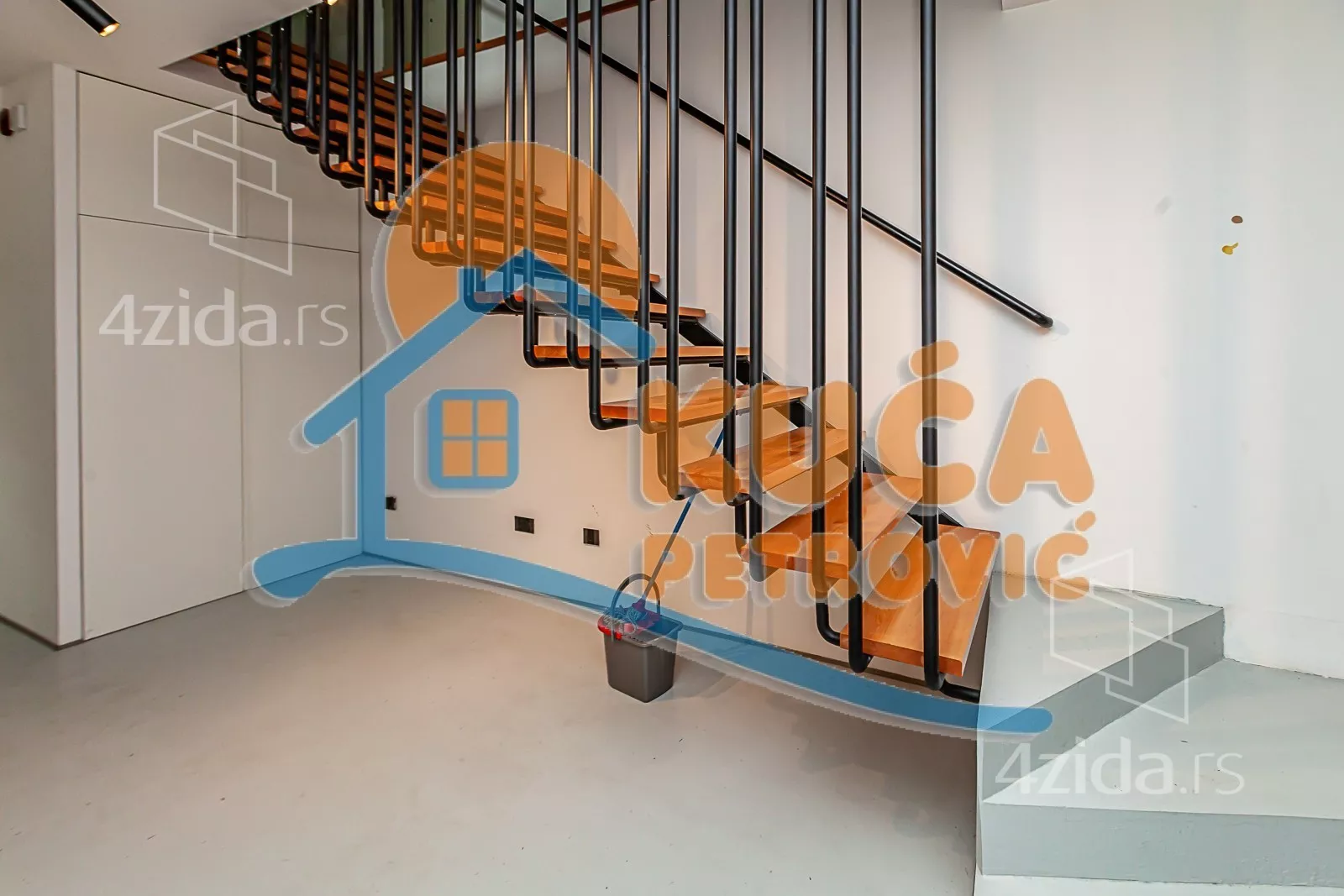 Lokal | 4zida