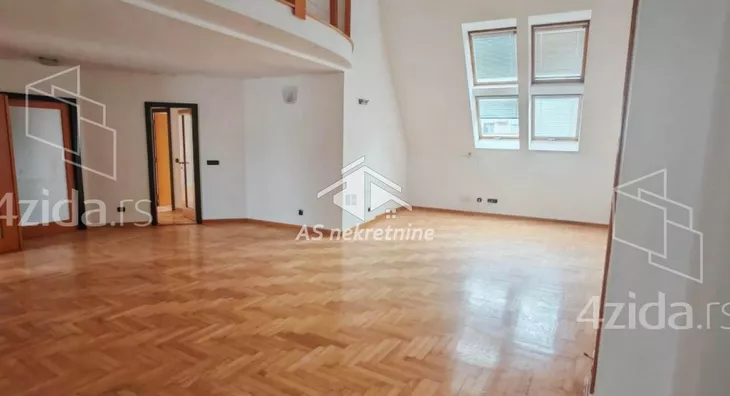 Šestosoban stan | 4zida