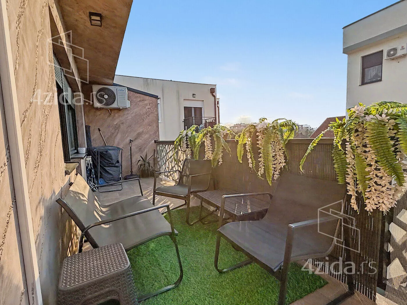 Dvoiposoban stan | 4zida