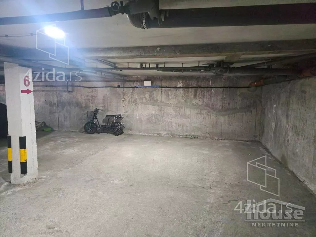 Parking | 4zida