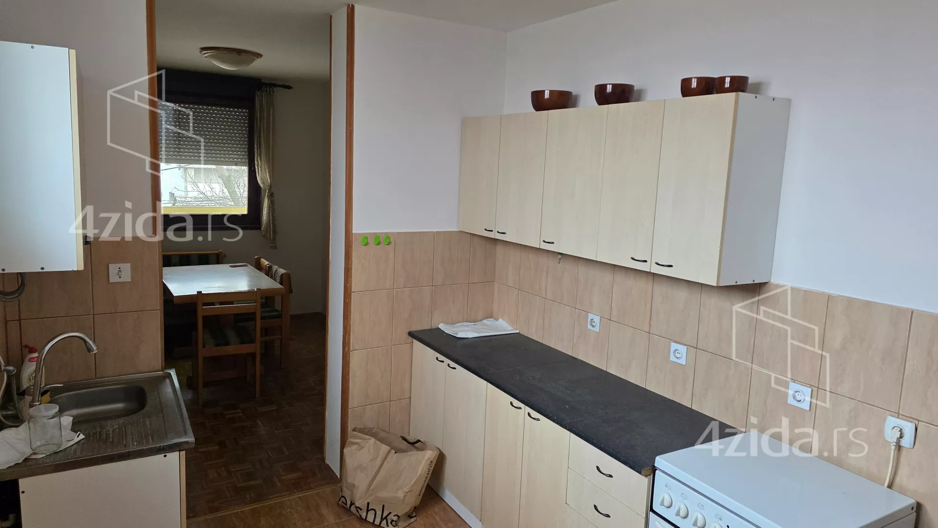 Troiposoban stan | 4zida