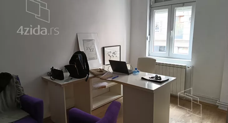 Četvoroiposoban stan | 4zida