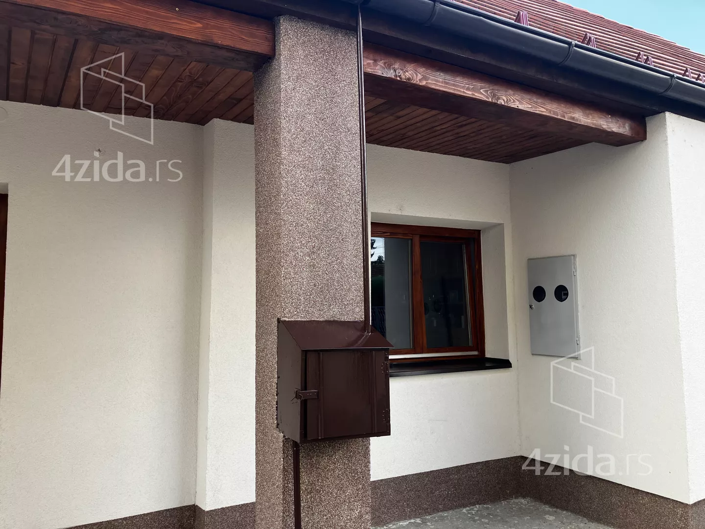 Lokal | 4zida