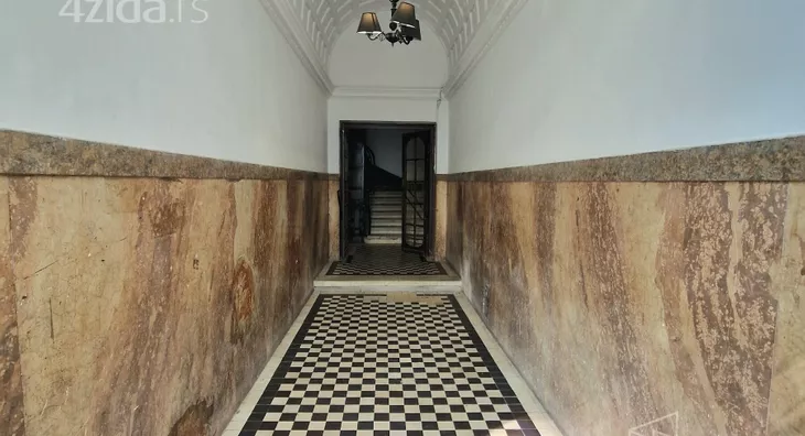 Devetosoban stan | 4zida