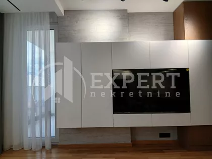 Cara Dušana | 4zida.rs