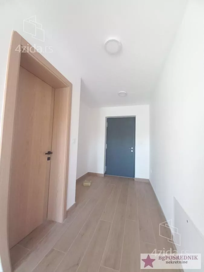 Šestosoban stan | 4zida