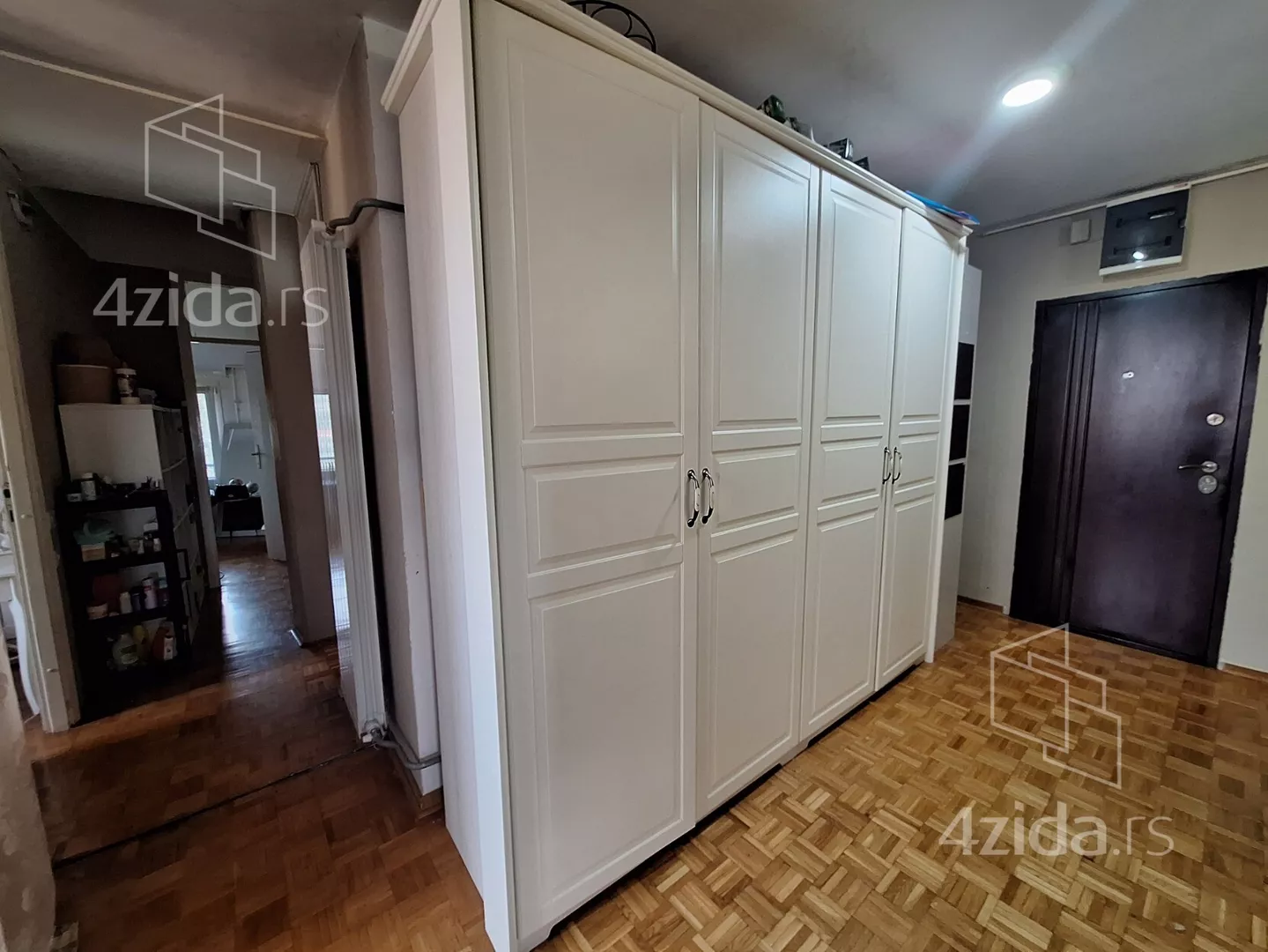 Troiposoban stan | 4zida