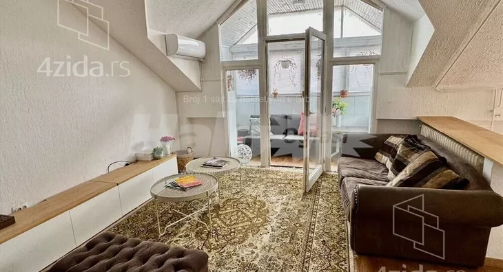 Petosoban stan | 4zida