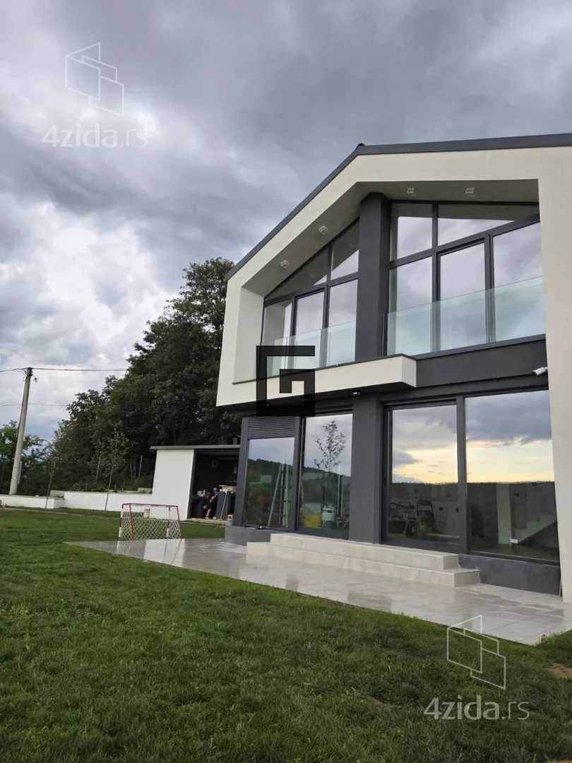 Kuća | 4zida