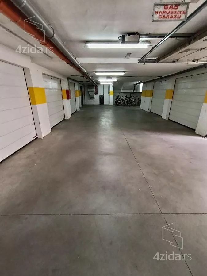 Garaža/Parking | 4zida