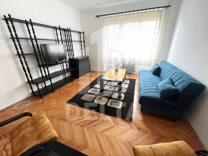 Crveni Pevac | 4zida.rs
