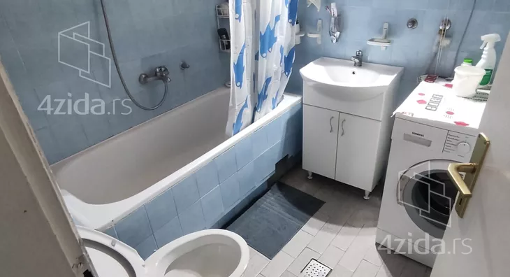 Šestosoban stan | 4zida