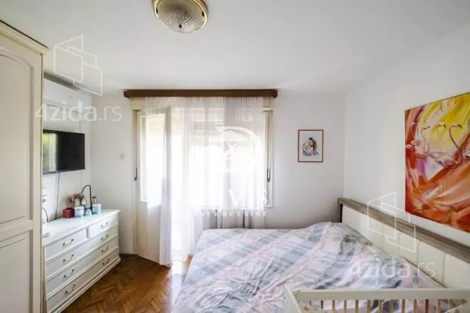 Četvoroiposoban stan | 4zida