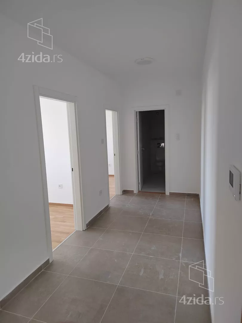 Četvoroiposoban stan | 4zida