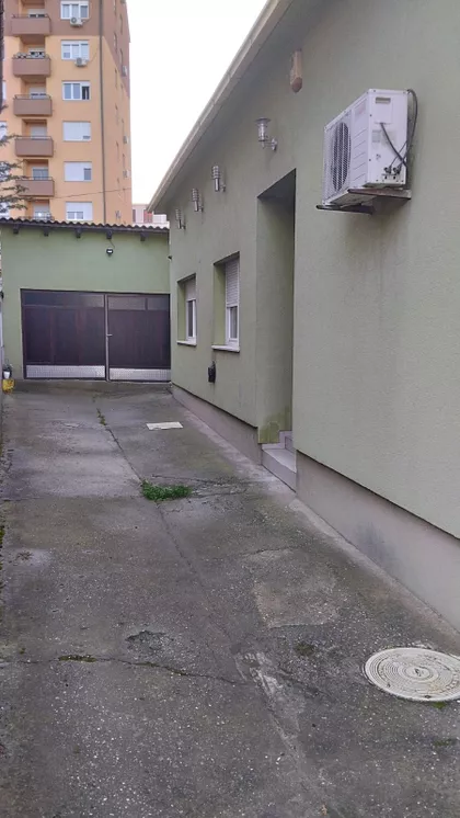 Zmaj Jovina 15 | 4zida.rs