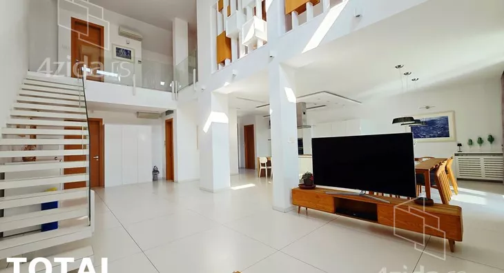 Sedmosoban stan | 4zida