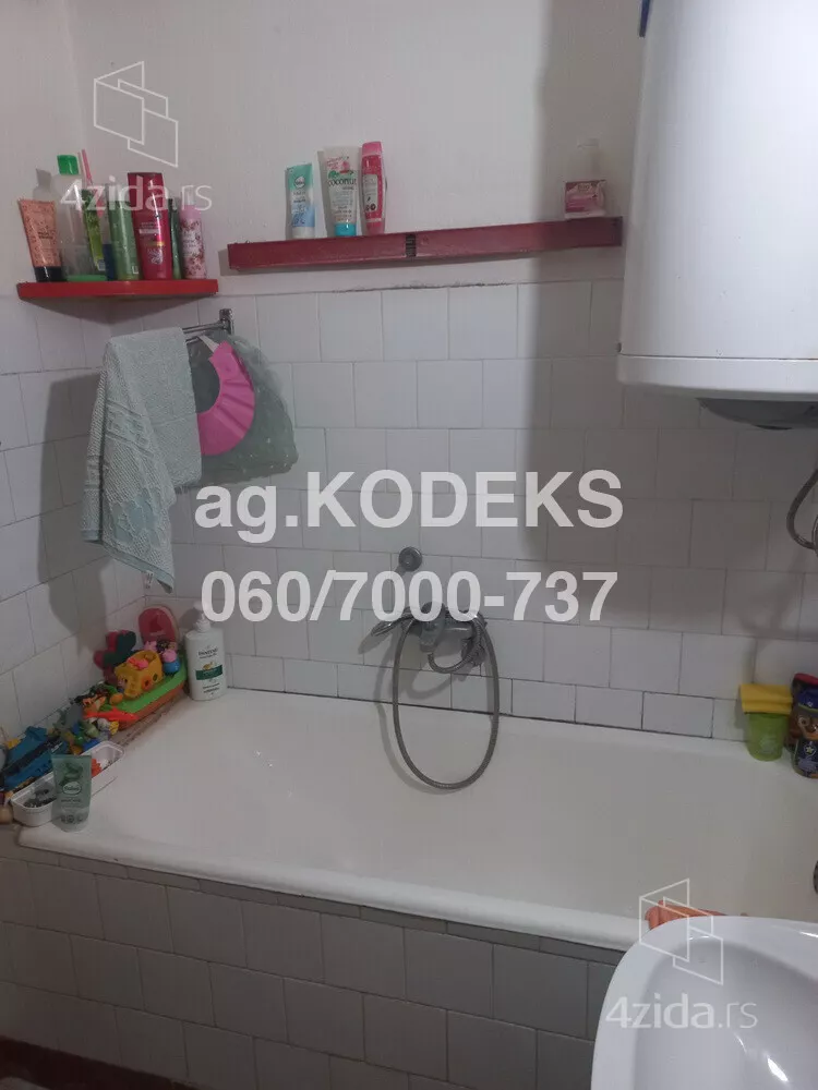 Troiposoban stan | 4zida