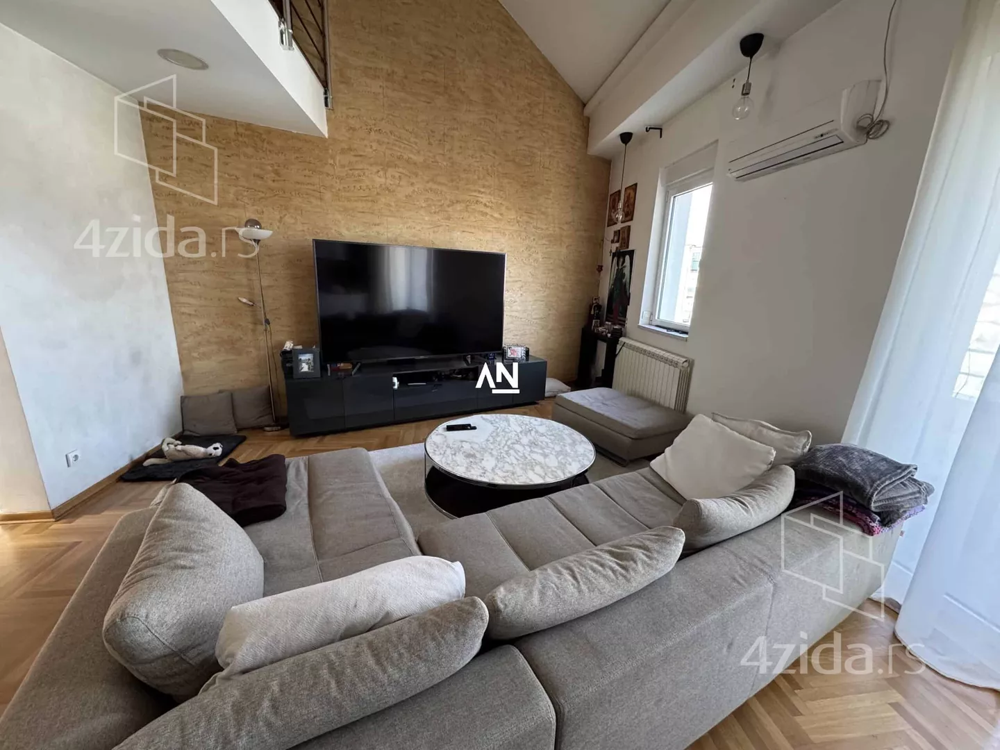 Petosoban stan | 4zida