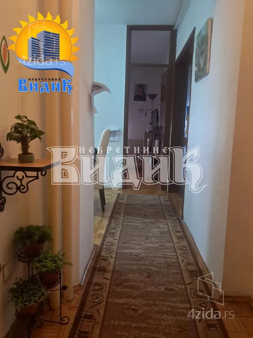 Četvoroiposoban stan | 4zida