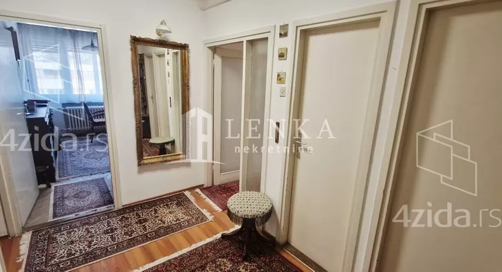 Četvoroiposoban stan | 4zida