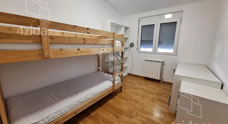 Četvoroiposoban stan | 4zida