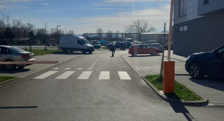Parking | 4zida