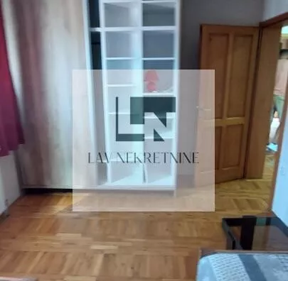 Šestosoban stan | 4zida