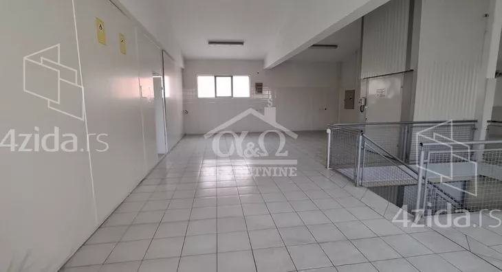 Poslovna zgrada | 4zida