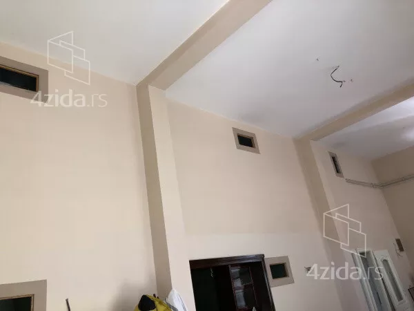Lokal | 4zida