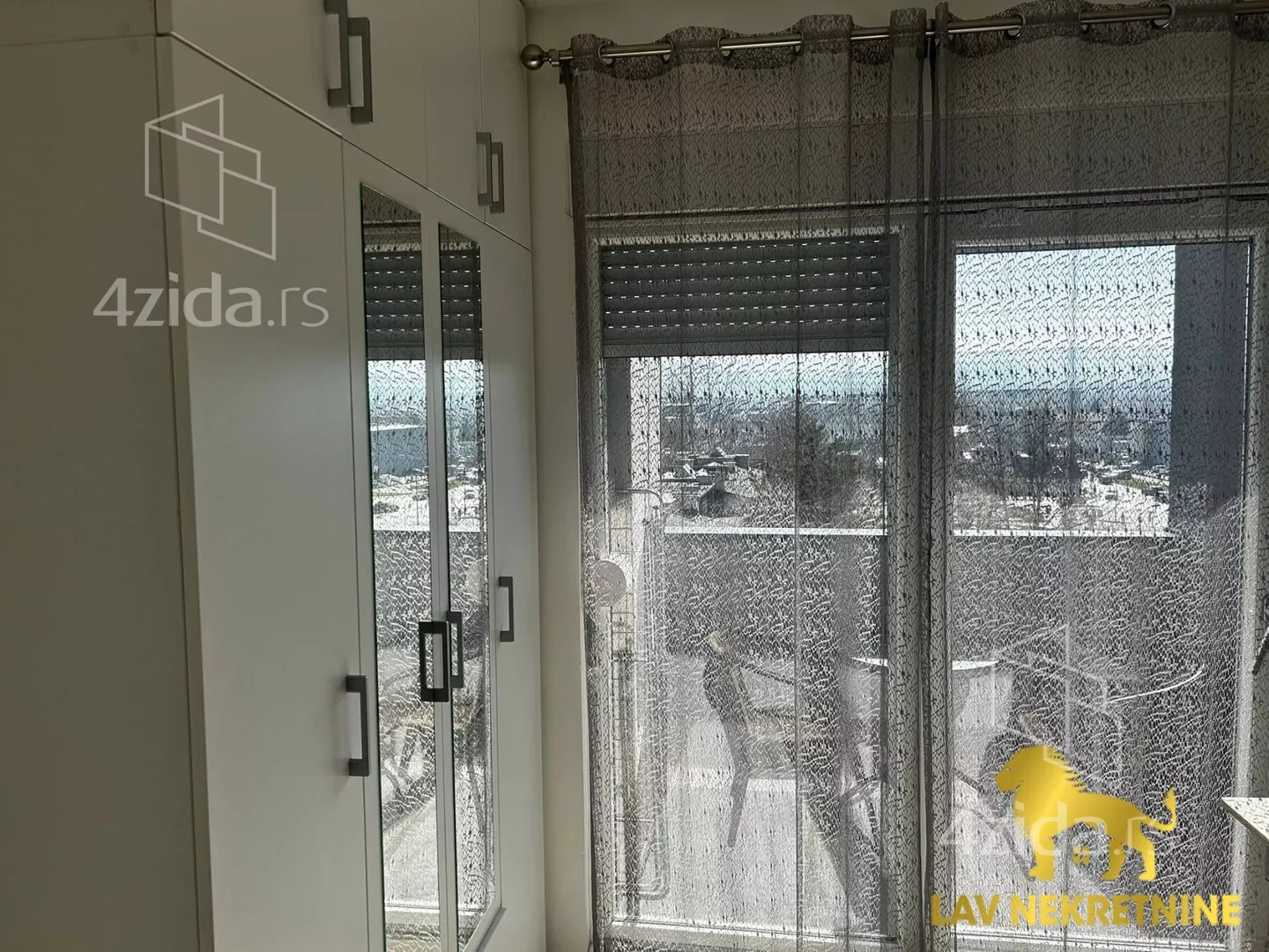 Jednoiposoban stan | 4zida