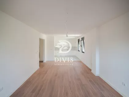 Admirala Vukovića bb | 4zida.rs