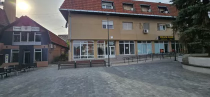 Paradni Trg 2 | 4zida.rs