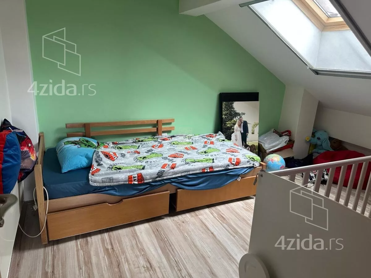 Troiposoban stan | 4zida