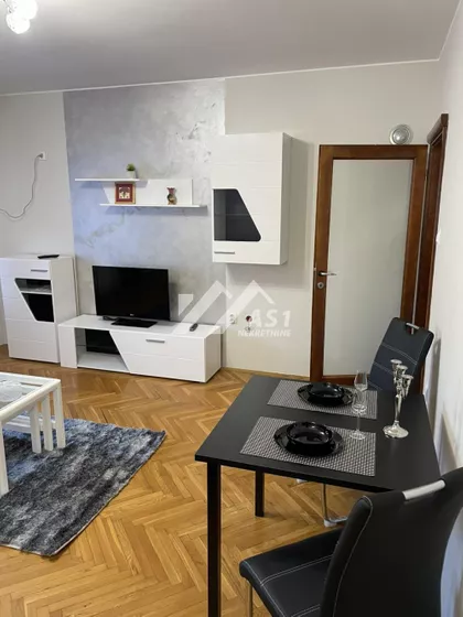 Petra Drapšina | 4zida.rs