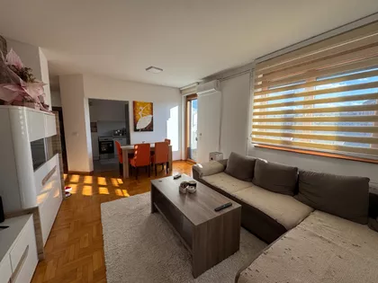 Sedmog Jula | 4zida.rs