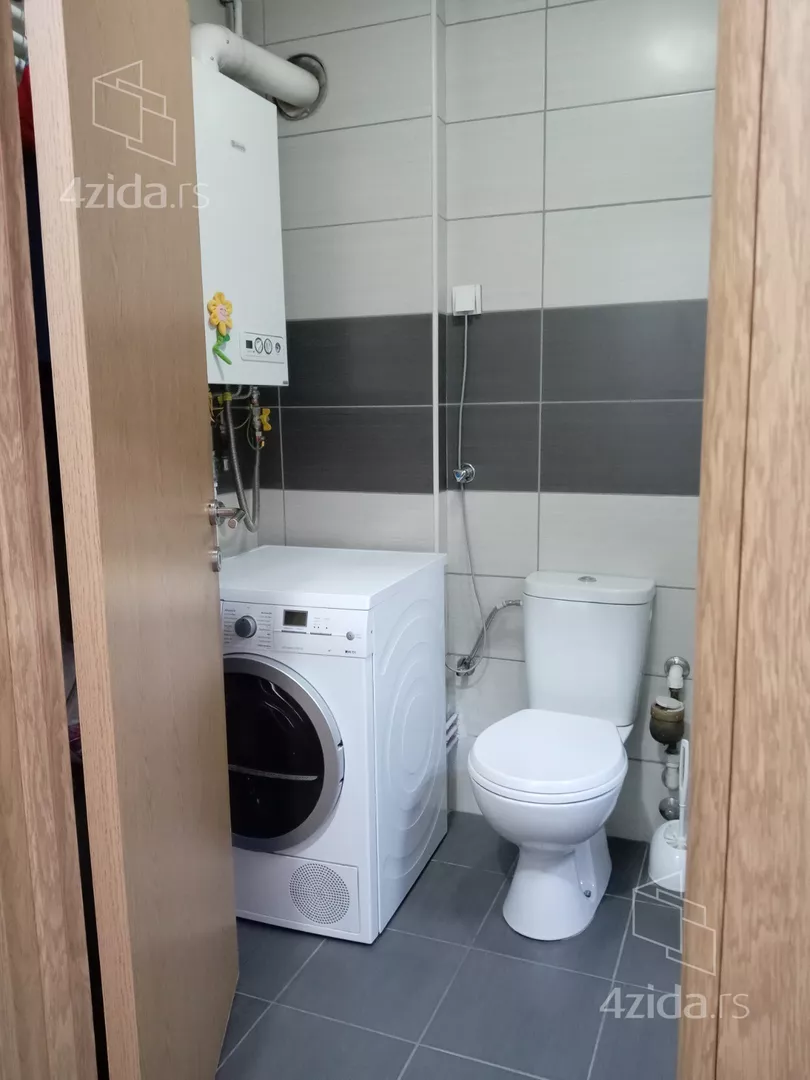 Četvoroiposoban stan | 4zida
