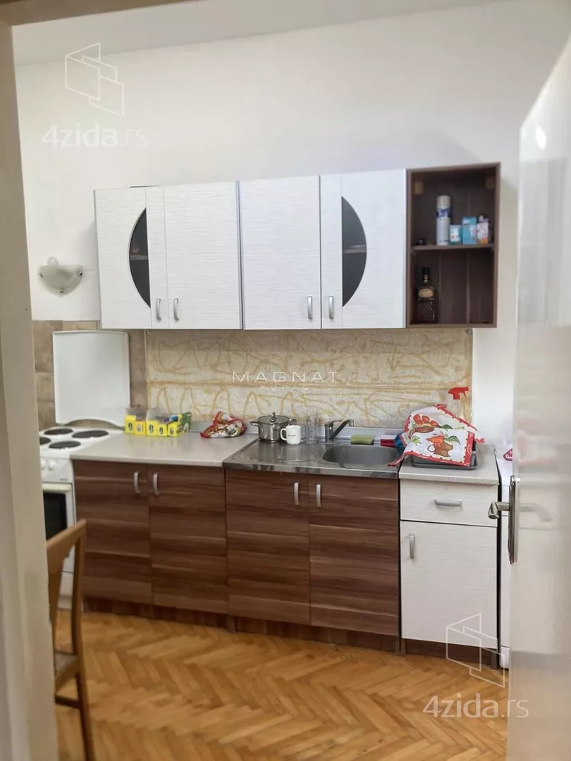 Petosoban stan | 4zida