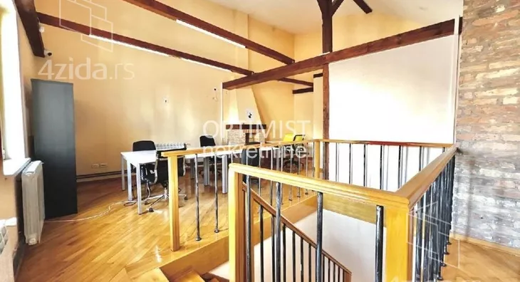 Šestoiposoban stan | 4zida