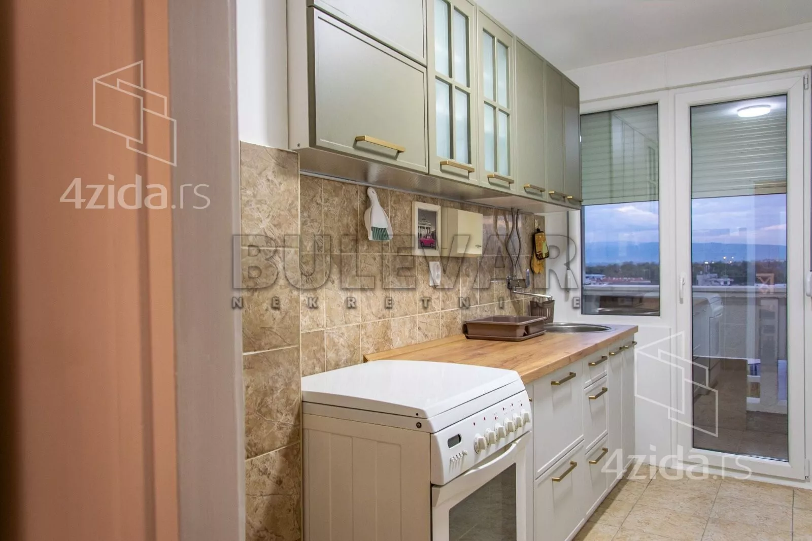 Dvoiposoban stan | 4zida