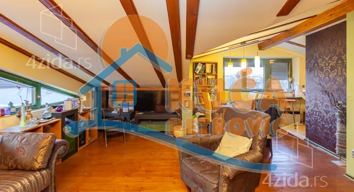 Troiposoban stan | 4zida