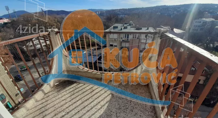 Troiposoban stan | 4zida