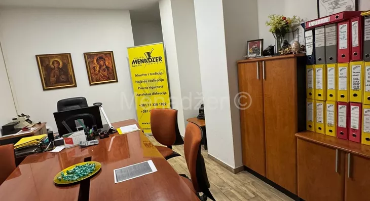 Poslovna zgrada | 4zida