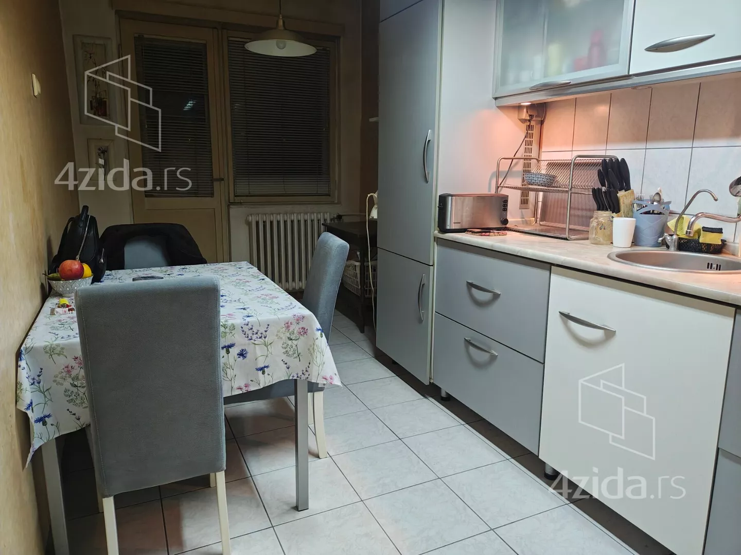 Dvoiposoban stan | 4zida