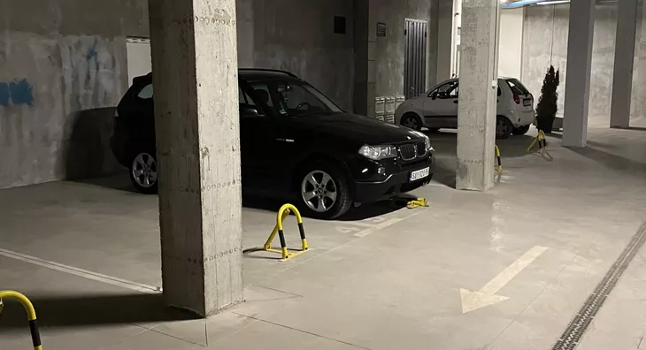 Garaža | 4zida