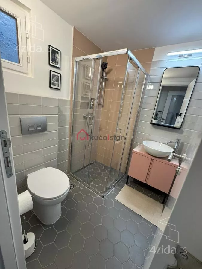 Petosoban stan | 4zida