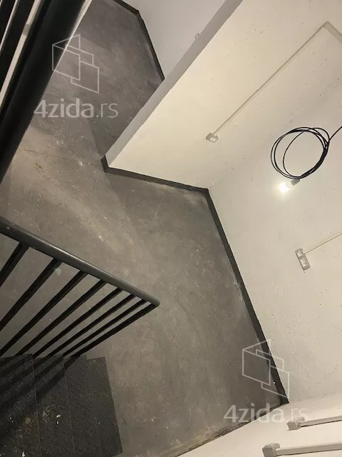 Lokal | 4zida
