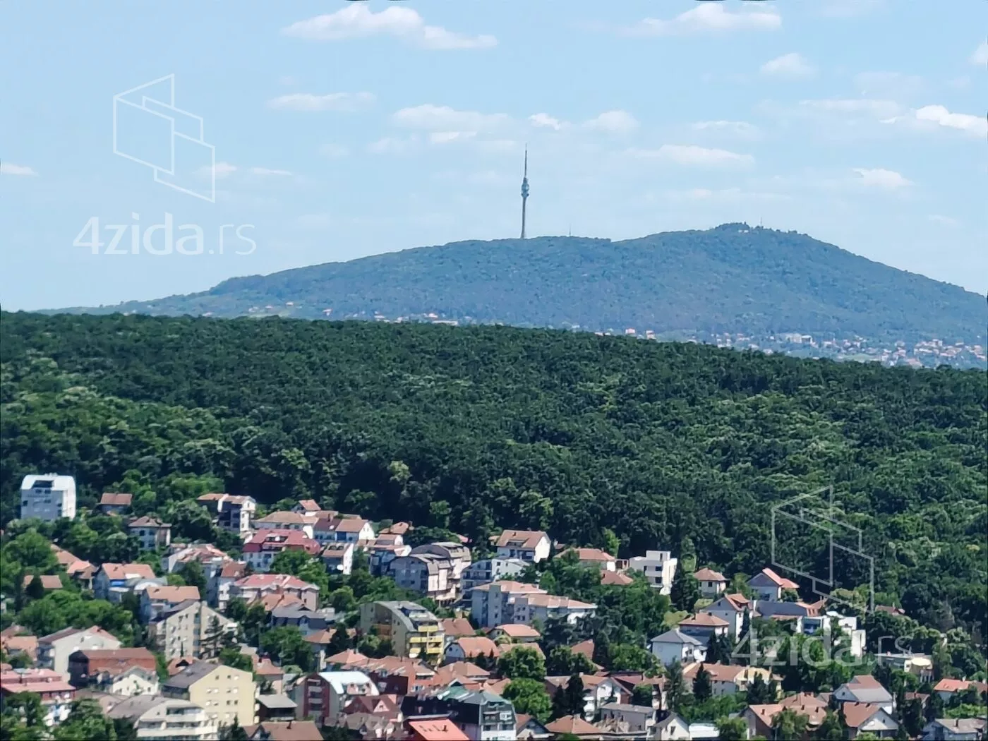 Četvoroiposoban stan | 4zida