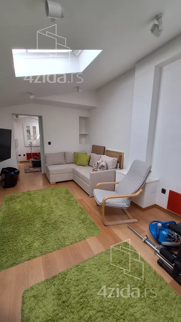 Četvoroiposoban stan | 4zida