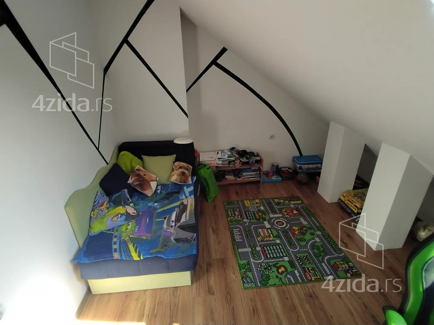 Petosoban stan | 4zida