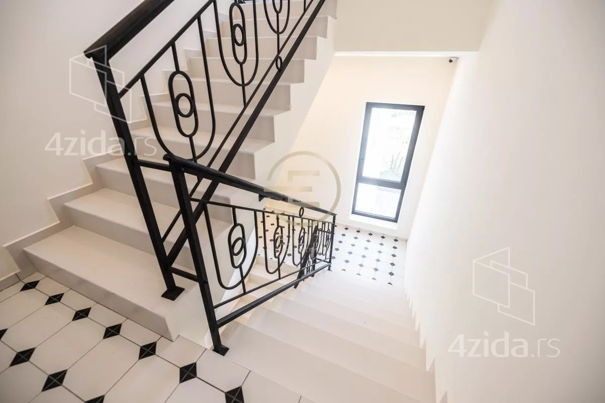 Petosoban stan | 4zida